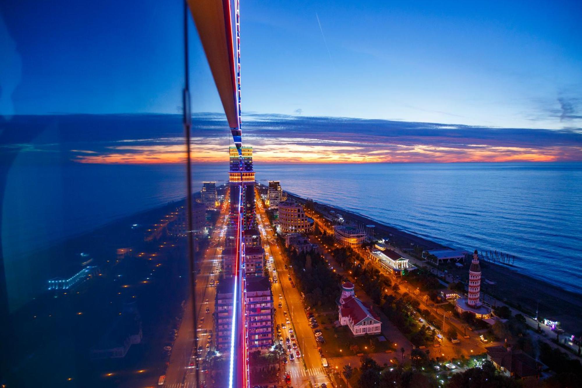 Aparthotel Orbi City Batumi Exterior foto