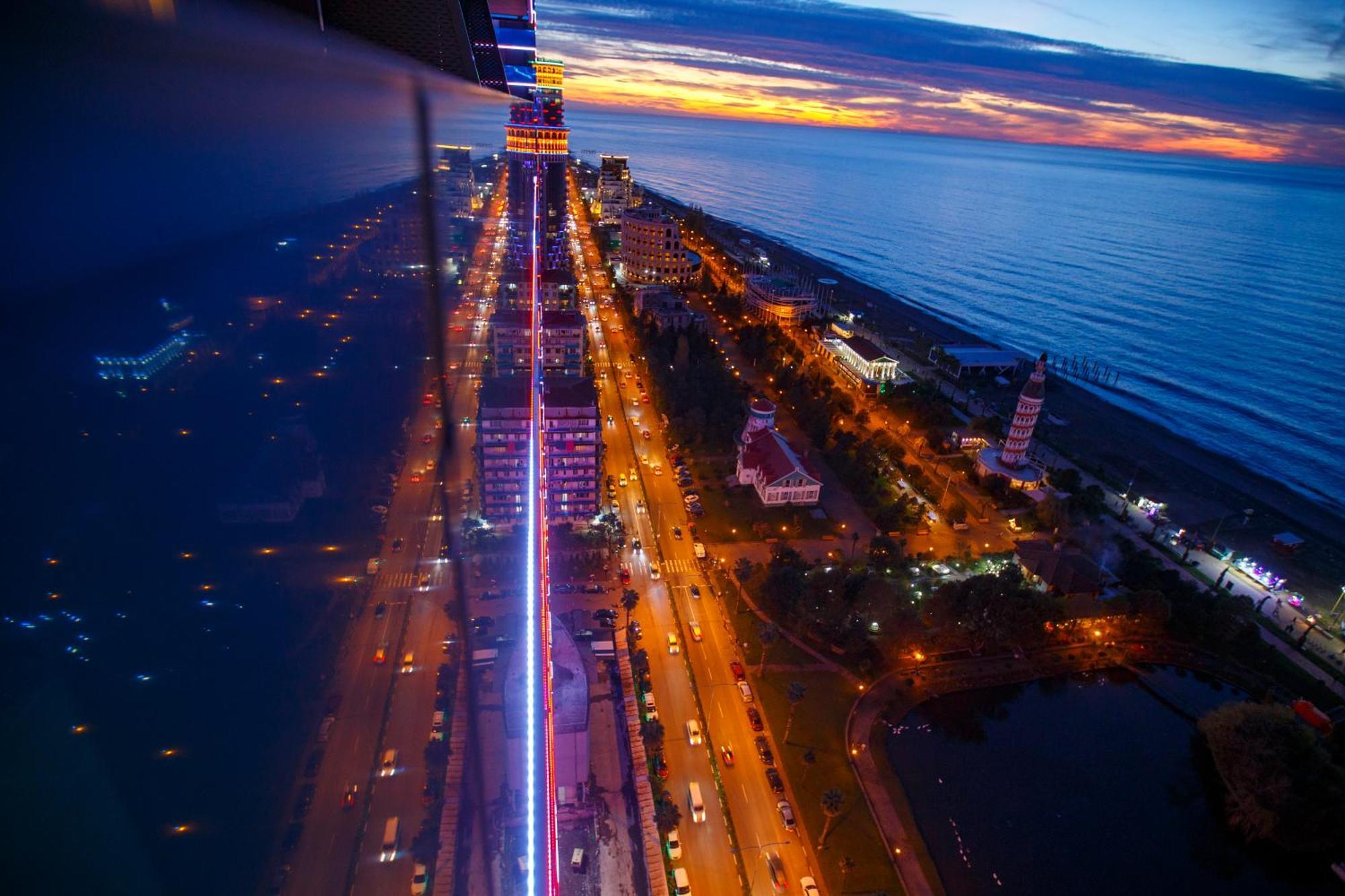 Aparthotel Orbi City Batumi Exterior foto